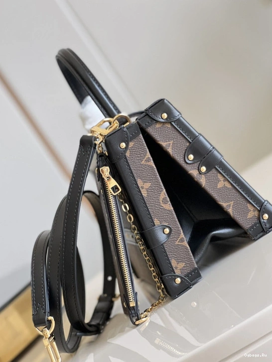 LOUIS PETITE V MALLE VUITTON 0601